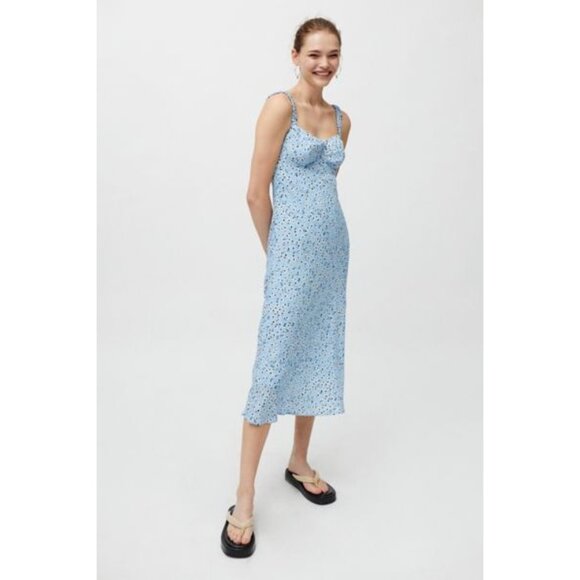 Astr Light Blue and Black Patterned Midi Dress - Picture 9 of 13